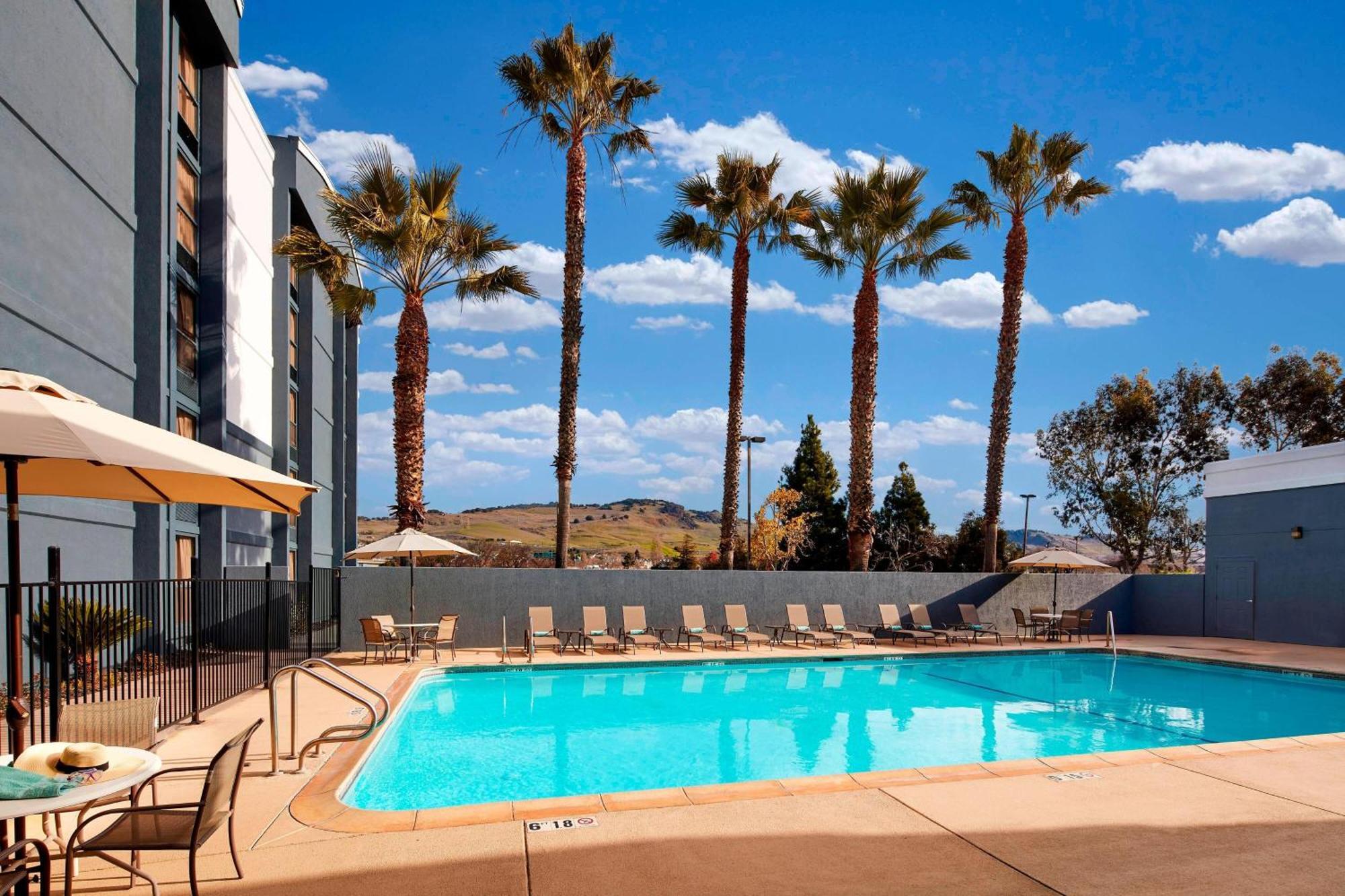 Courtyard Vallejo Napa Valley Exterior photo